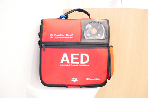 緊急対応設備_AED